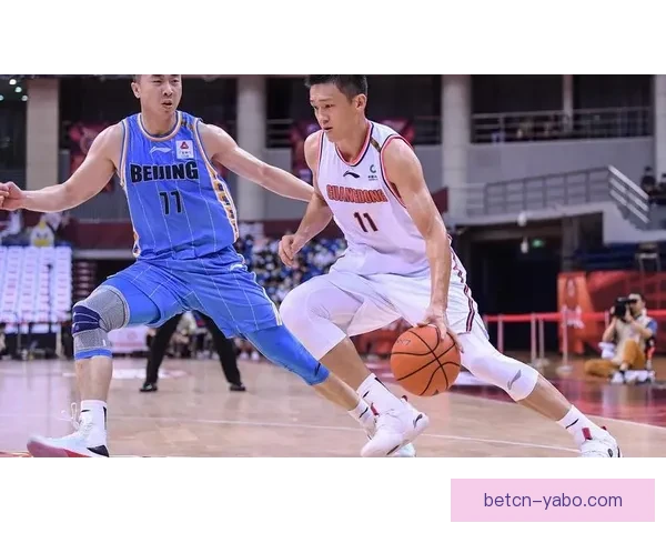 国少助教推搡16岁留洋新星并追骂 球迷要求严惩开除